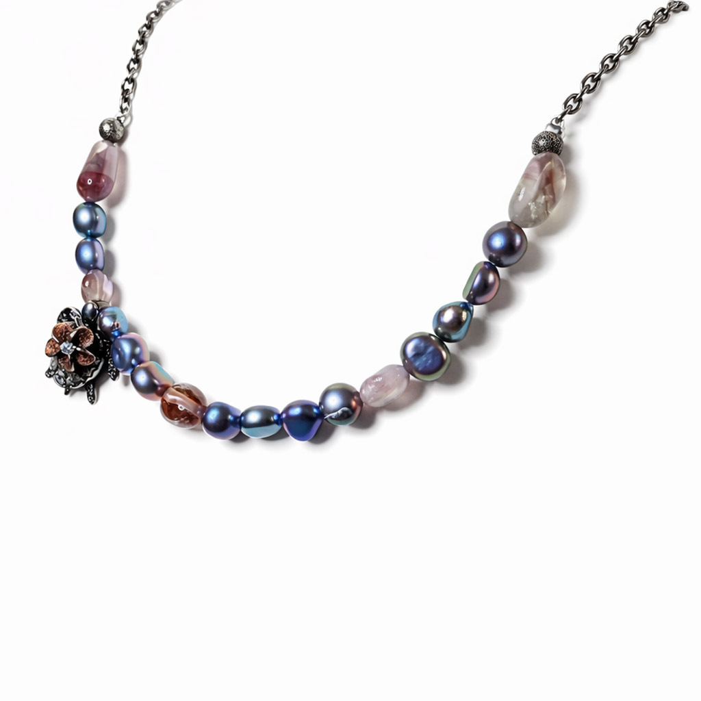 aurora-black-pearl-sea-turtle-necklace-detail