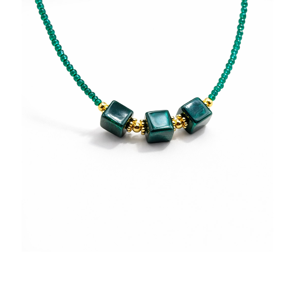 malachite-green-chalcedony-cube-necklace-communication-balance