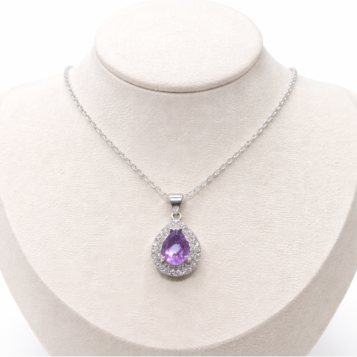 amethyst-teardrop-diamond-necklace-display