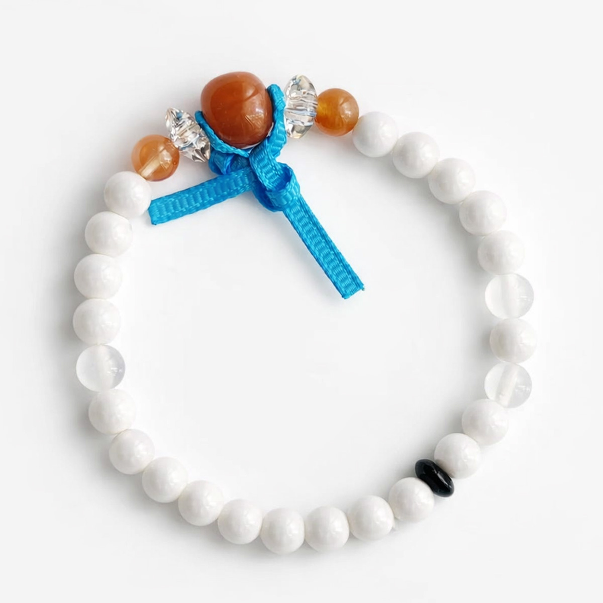 white-tridacna-shell-handmade-ribbon-bracelet-front