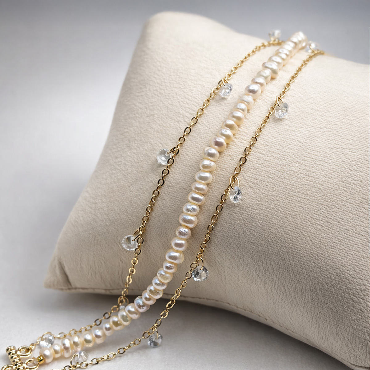 french-pearl-crystal-layered-bracelet-cushion-display-05