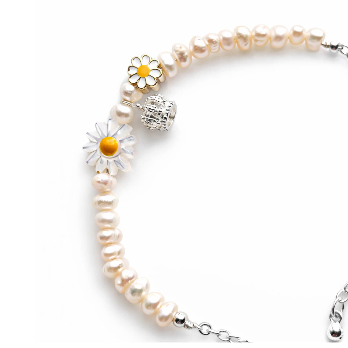 freshwater-pearl-daisy-bracelet-detail-white