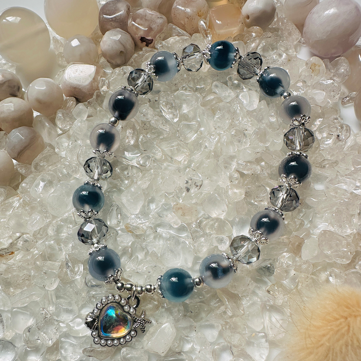 ocean-blue-agate-crystal-bracelet-detail-display