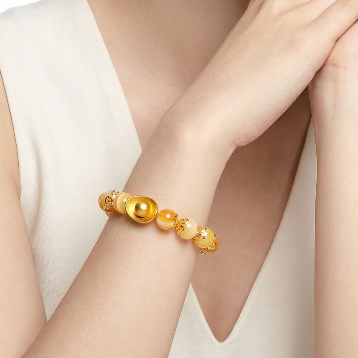 sunny-citrine-ingot-bracelet-wearing-1
