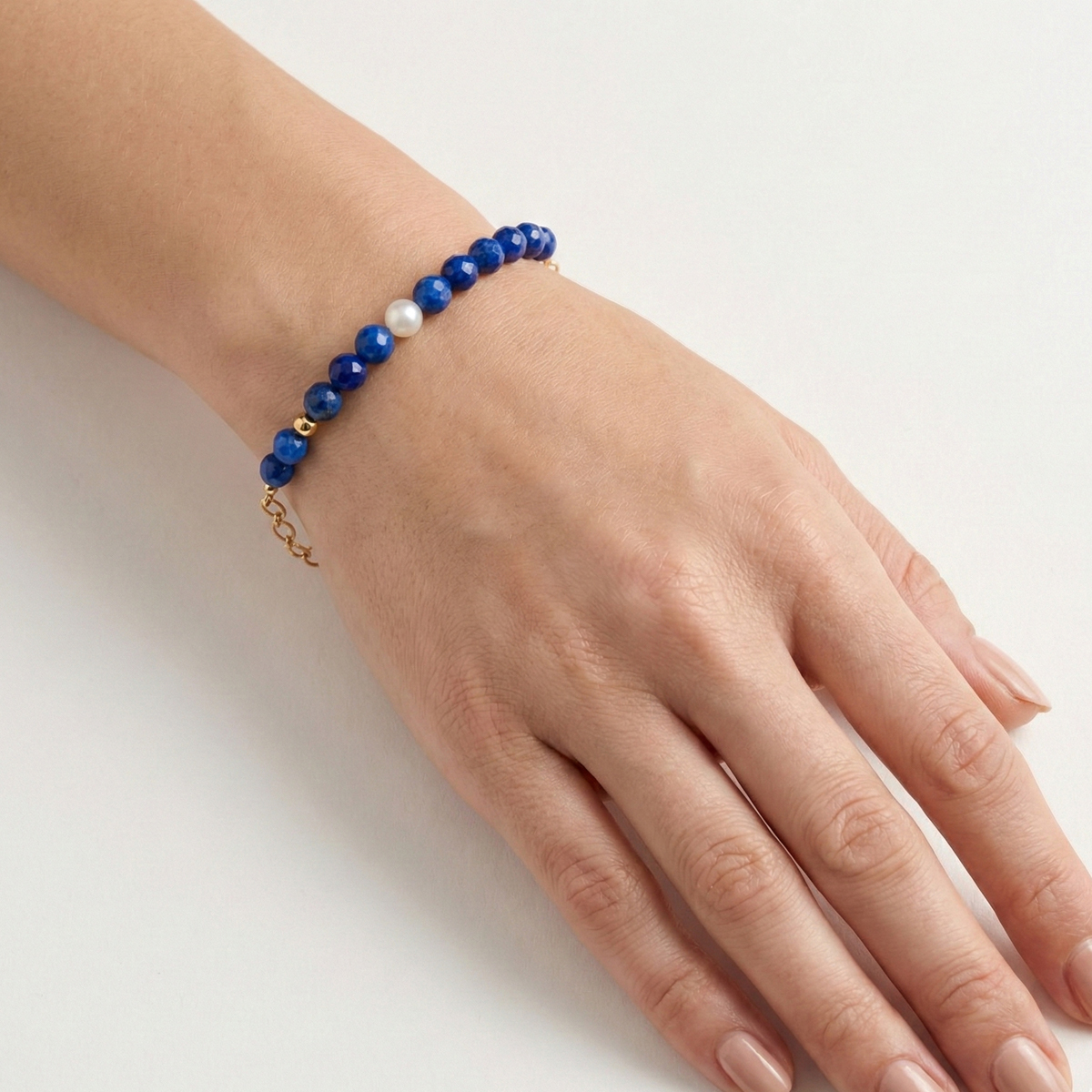 mild-blue-lapis-shell-bracelet-wear-hand.