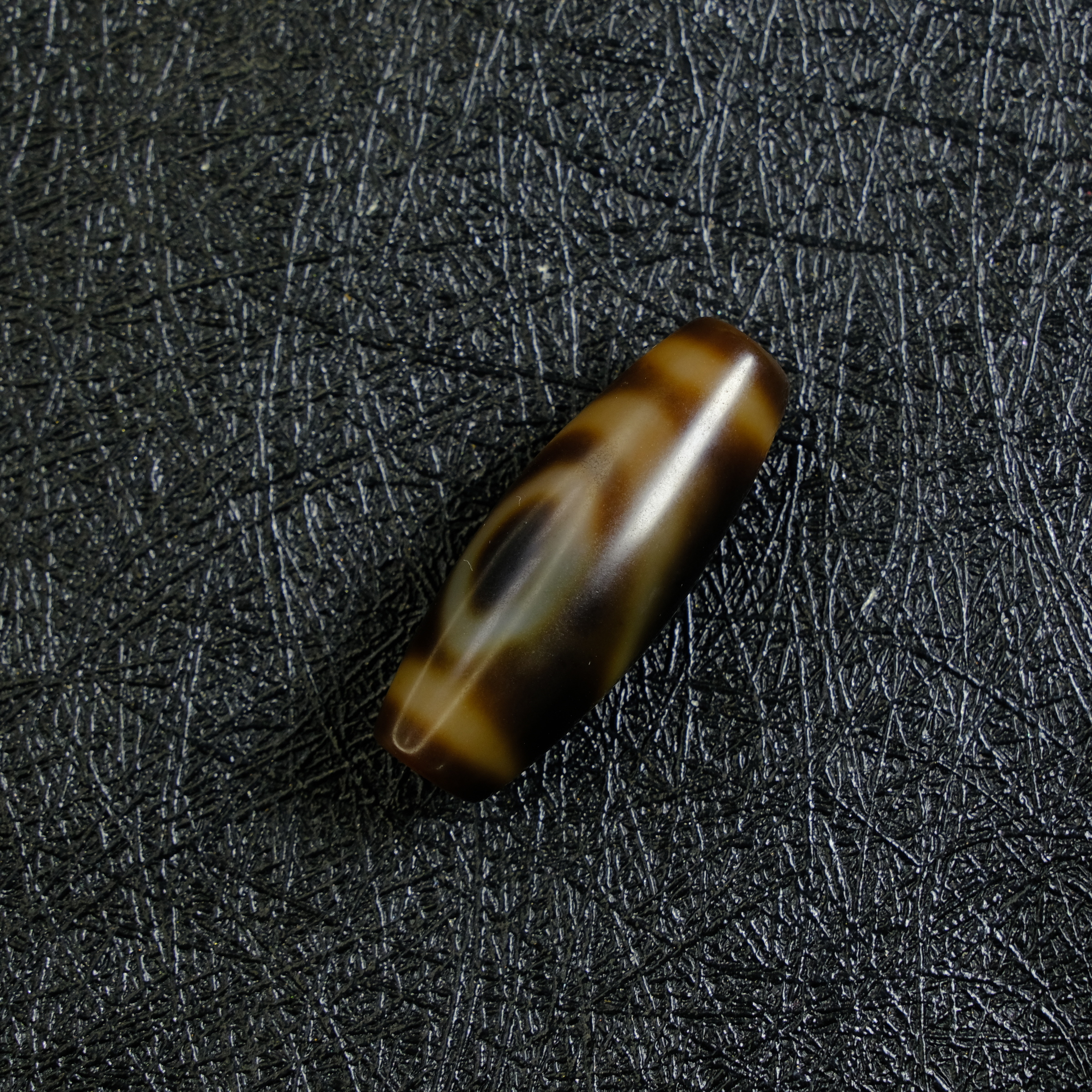 良品收藏級硃砂老料肉中砂品項水紋佛二眼天珠– 添晴天珠文玩龍宮舍利