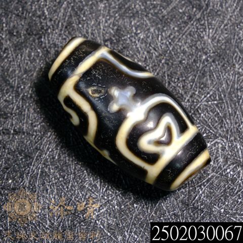 小年份八大黑嚕嘎供寶瓶蓮花心天珠– 添晴天珠文玩龍宮舍利