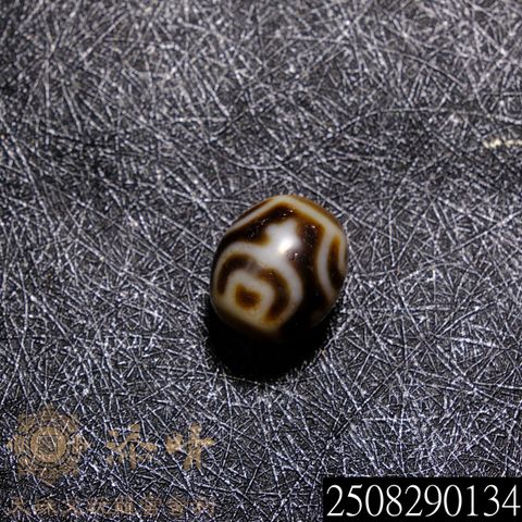 上肯收藏級牙黃老料寶瓶蓮花心達洛天珠– 添晴天珠文玩龍宮舍利