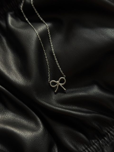 Ribbon Twist Necklace