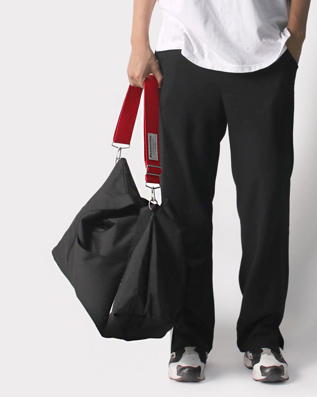 MASMARULEZ BIG TRAVEL BAG-BLACK 巨大黑色手提旅行包(僅包包) – XOX
