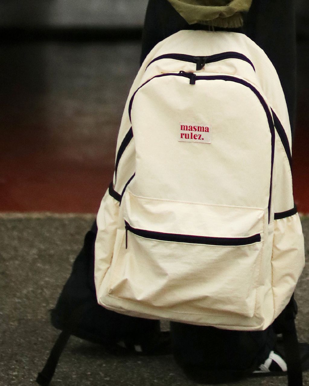 MASMARULEZ LAYERED BACKPACK-BUTTER CREAM 滾邊奶油後背包(大