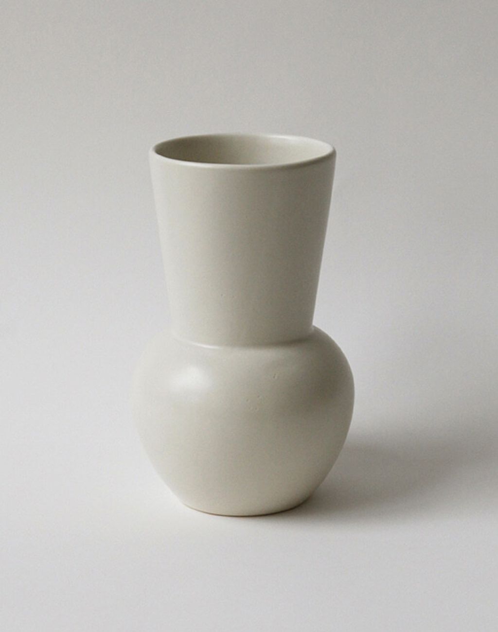 Plain Vase · Fog · Large (1)
