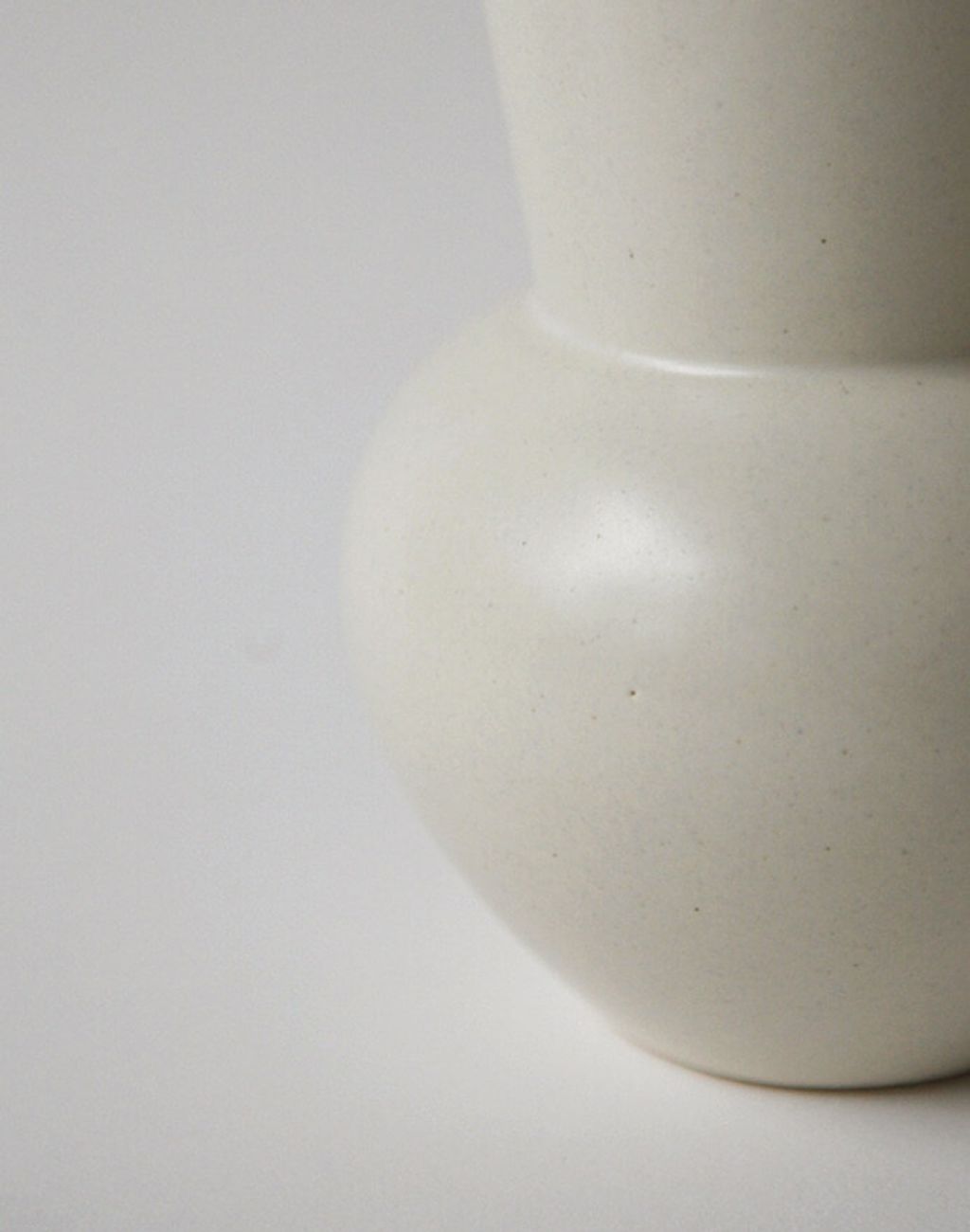 Plain Vase · Fog · Small (10)
