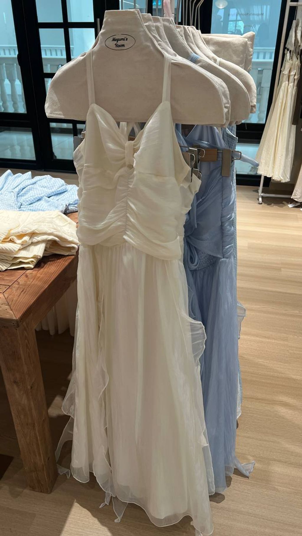 photo_6282990250548643404_y