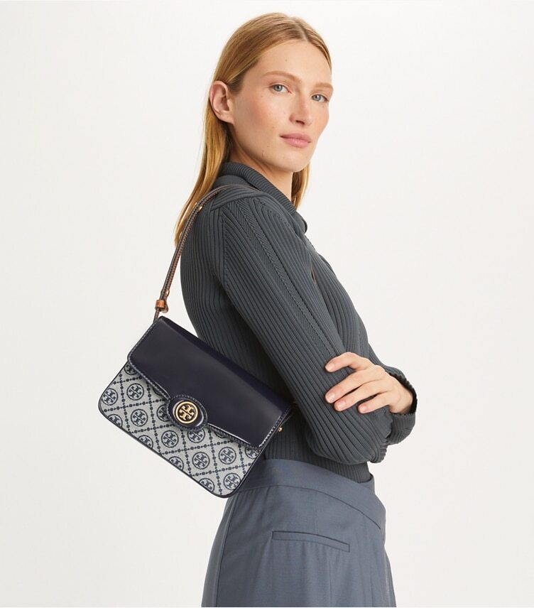 ble-shoulder-bag-accessory-on-model.TB_152306_405_20230726_OMACC.pdp-752x856