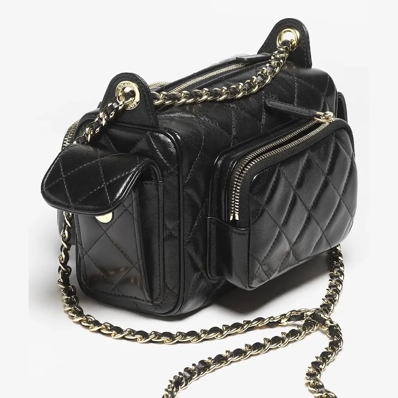 chanel-multi-pocket-camera-bag-interior-3