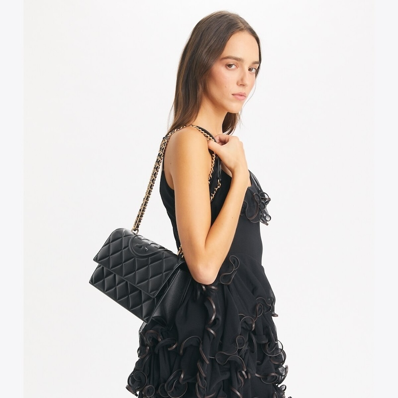 fleming-convertible-shoulder-bag-accessory-on-model.TB_164799_001_20241009_OMACC.pdp-1200x1200