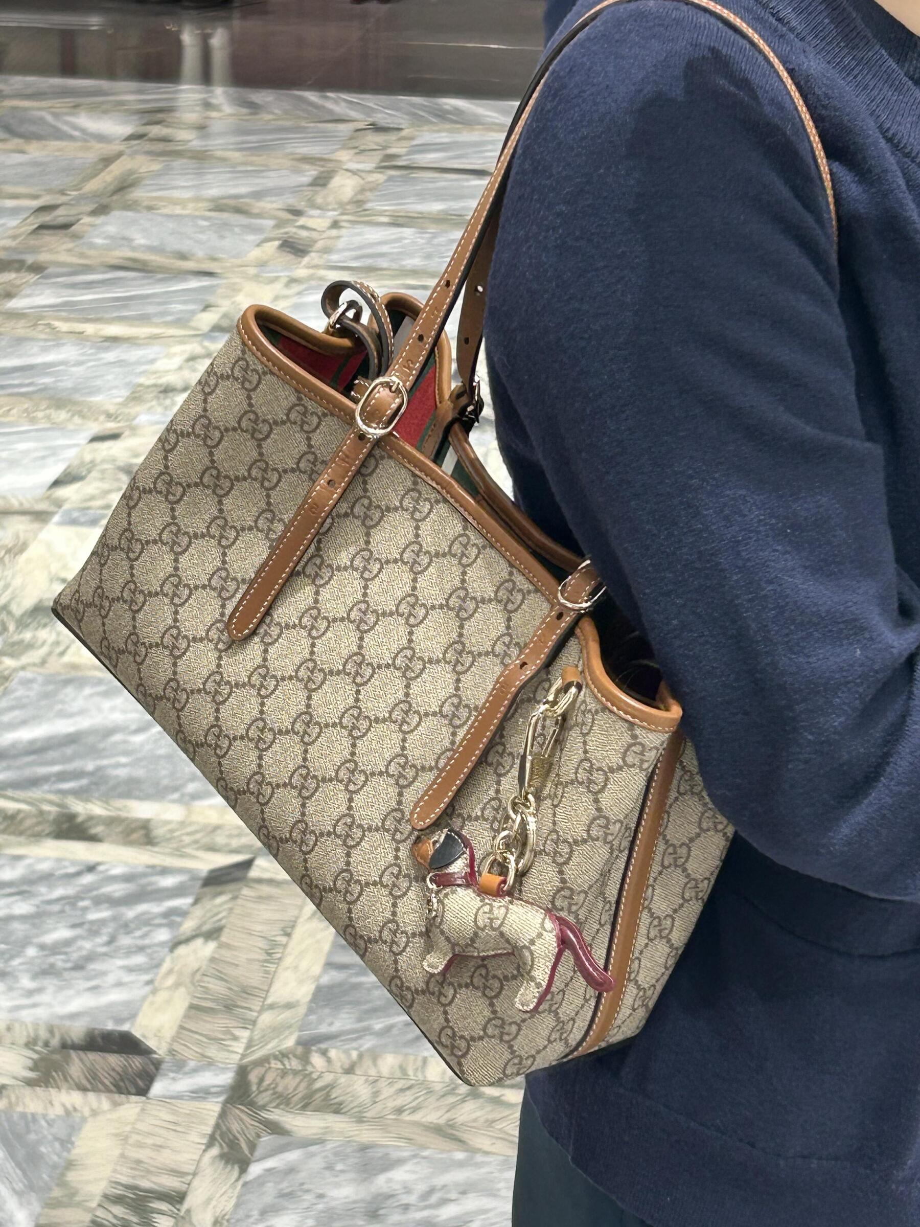 1668408_1040g2sg31ort5mc3hq905obfq52gkj219qfu0mo