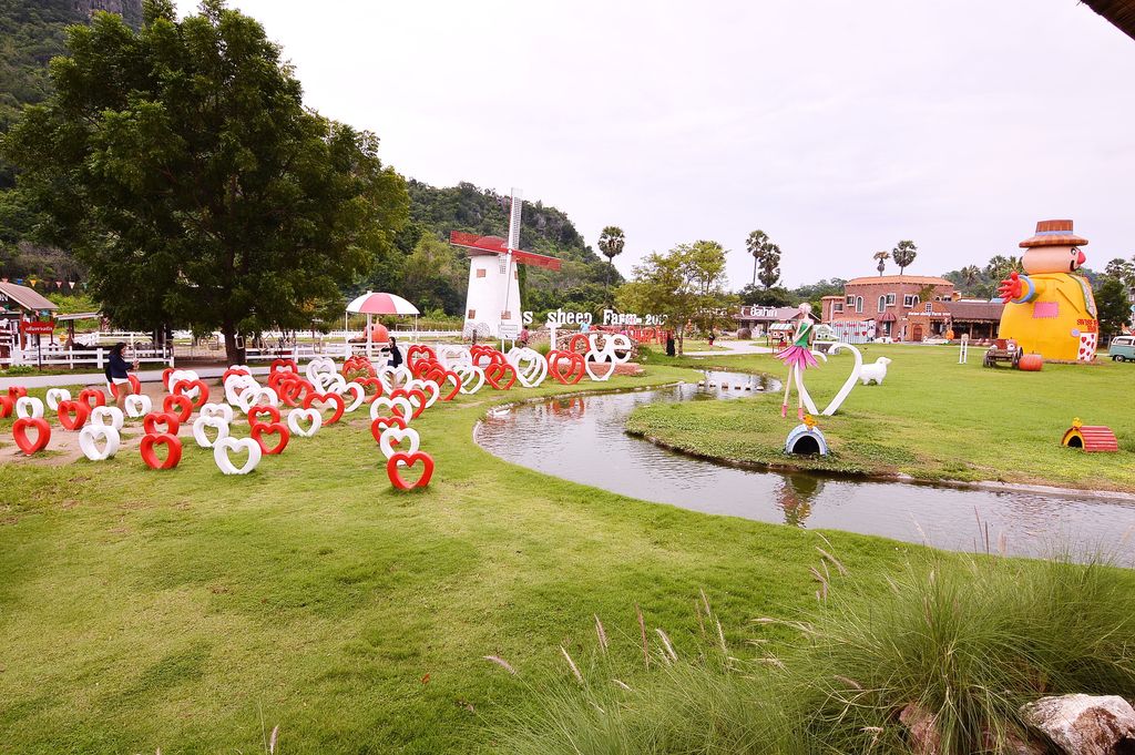 Hua_HIn_swiss_cheep_farm 25