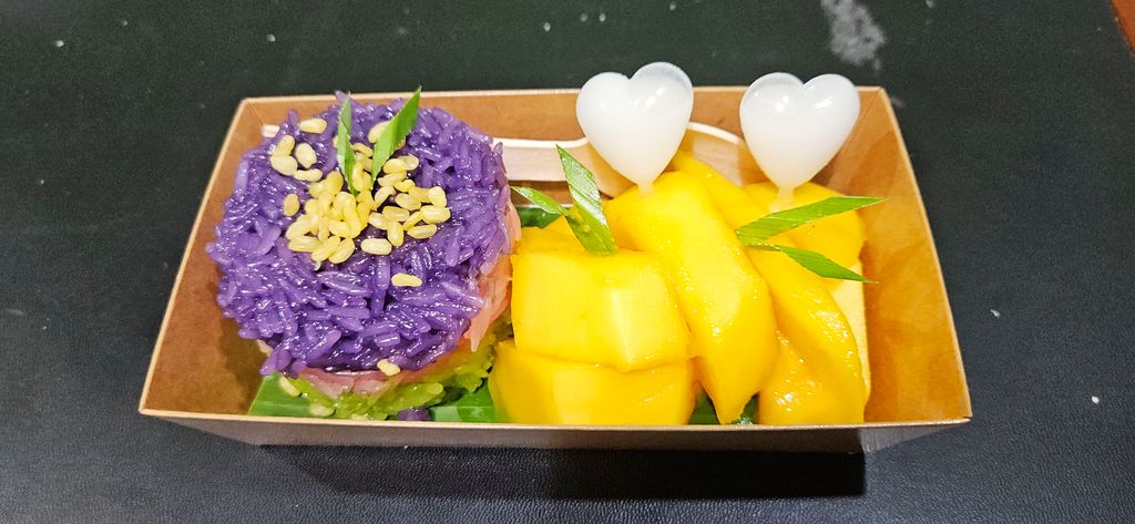 Mango sticky rice 1