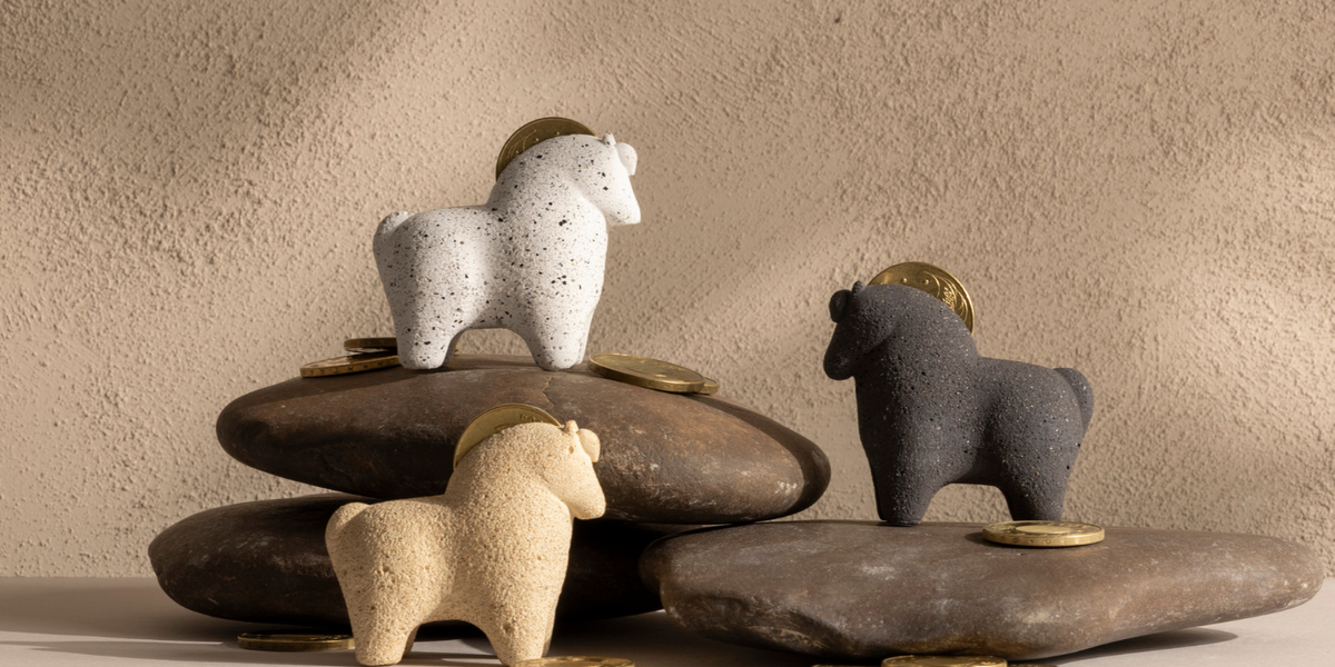  從 IP 到商品： 為什麼設計公司選擇英國爵石 Jesmonite 作為商品化材料 —以「添財小馬」為例