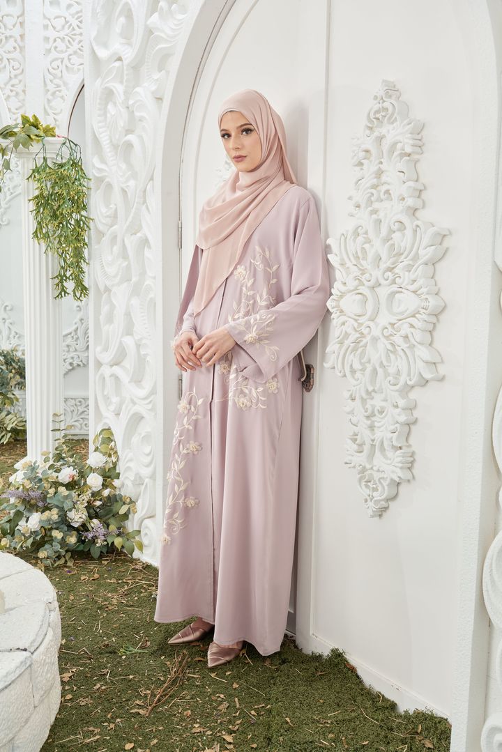DAREEN ABAYA