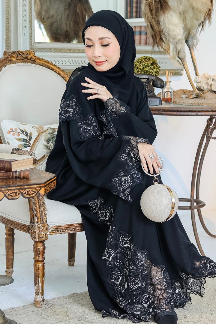 Raesa Abaya