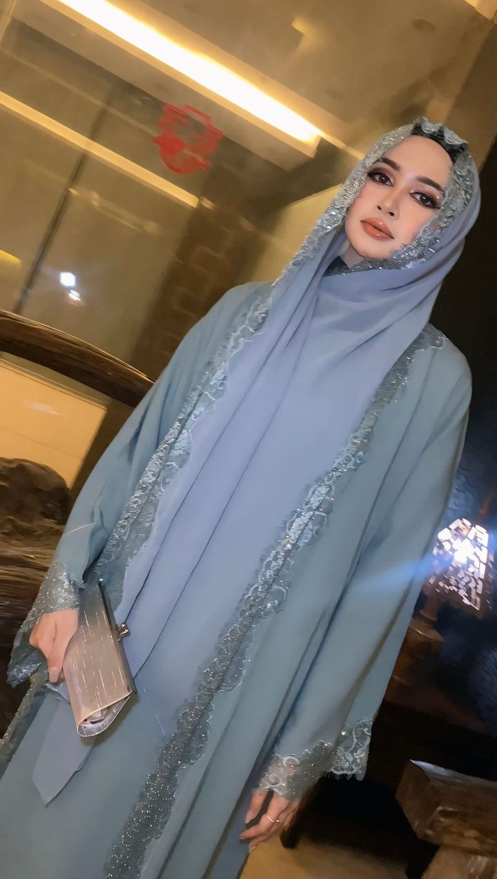 Dalia Tiffany Blue