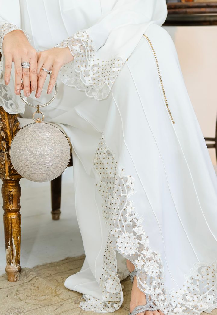 Qadira Off White