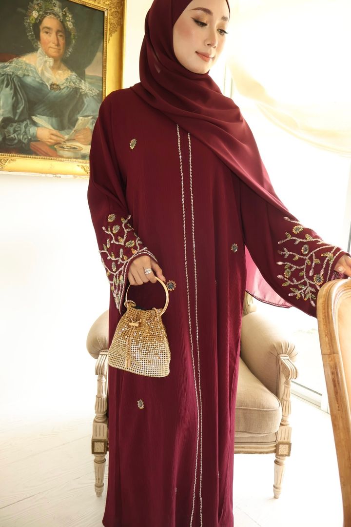 Lenora burgundy