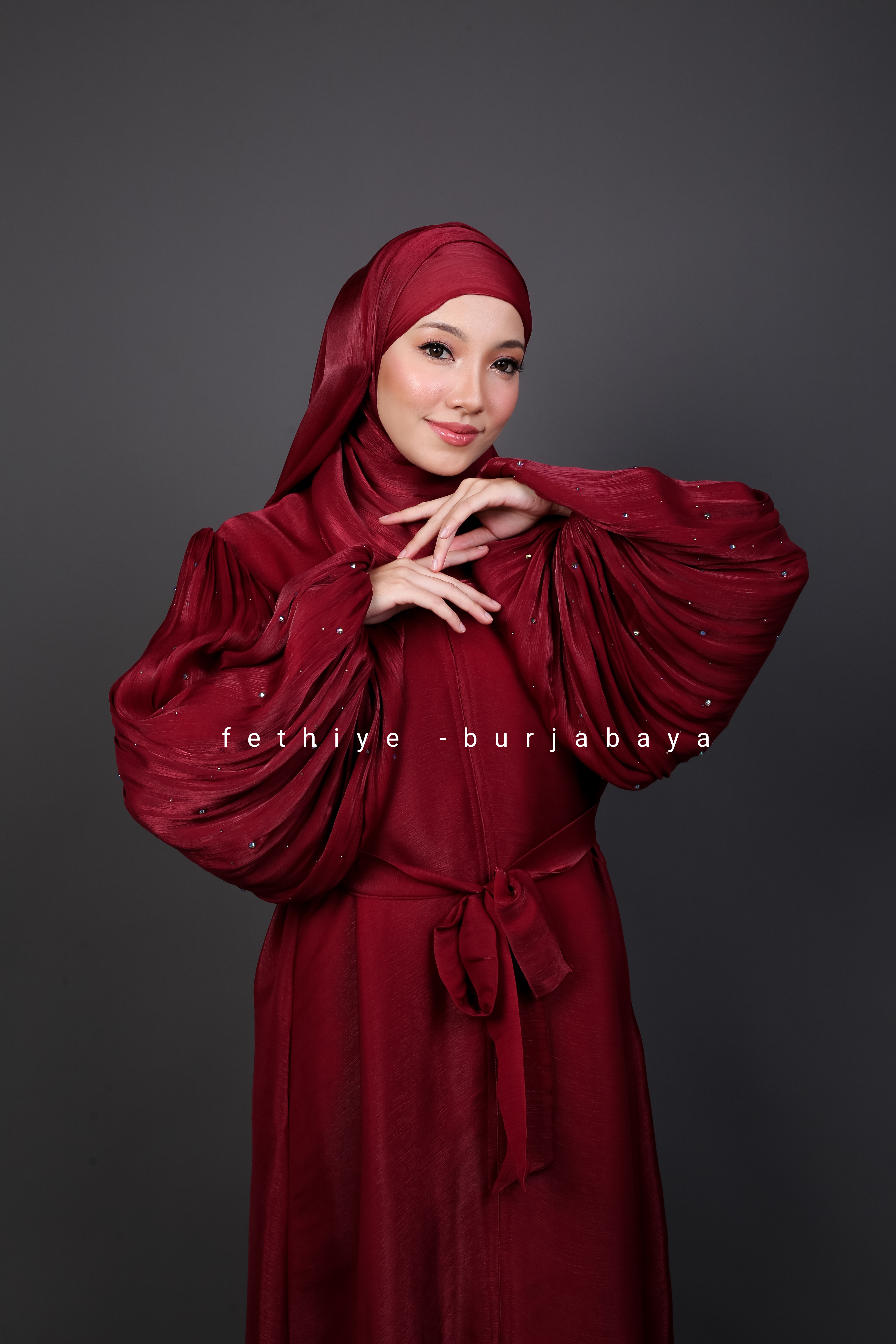 Cantiknya Abaya Dubai dengan rekaan lantern sleeves