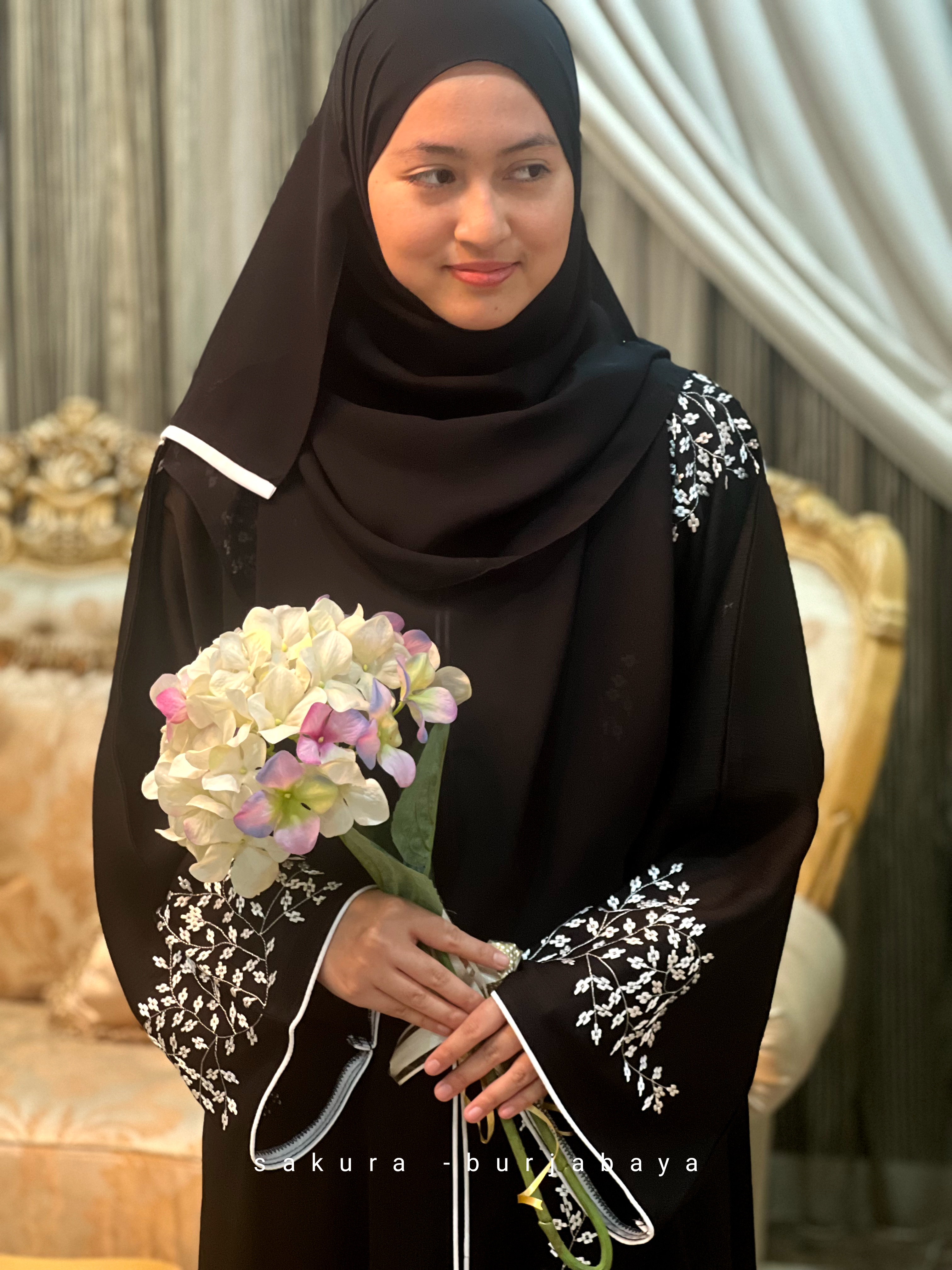 Abaya Sulam Dari Dubai