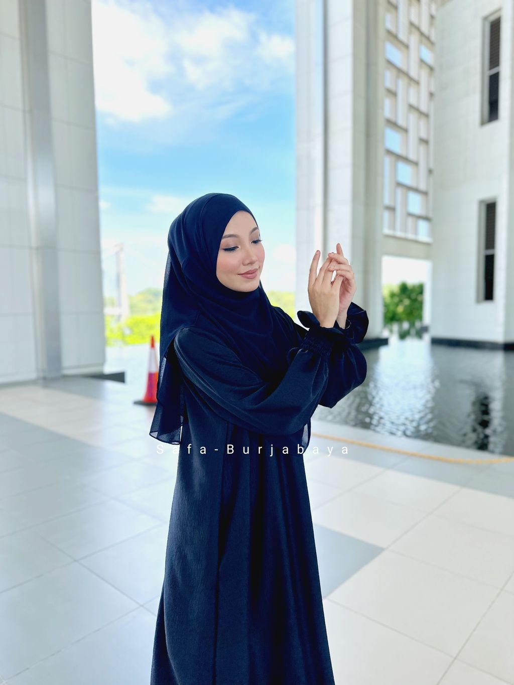 jubah ironless navy blue