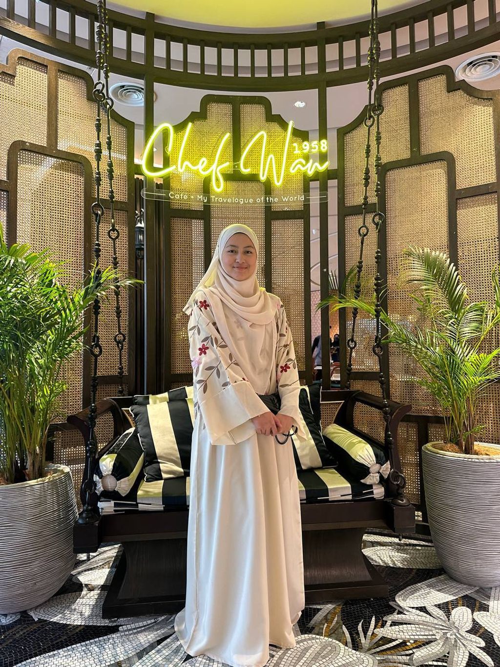 cream abaya Dari dubai