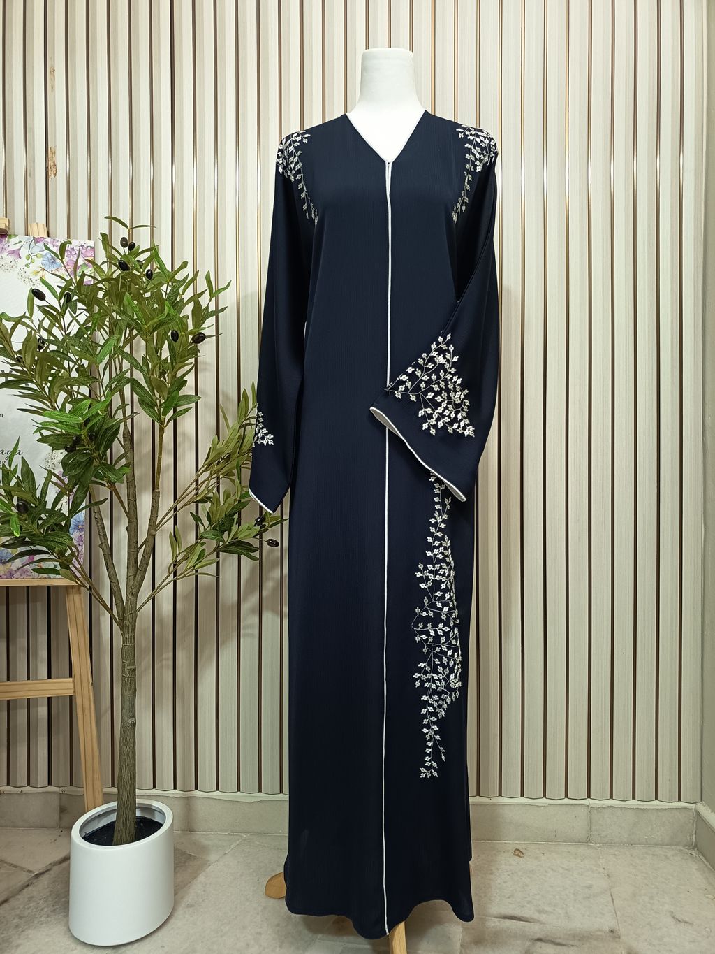 embroidery abaya