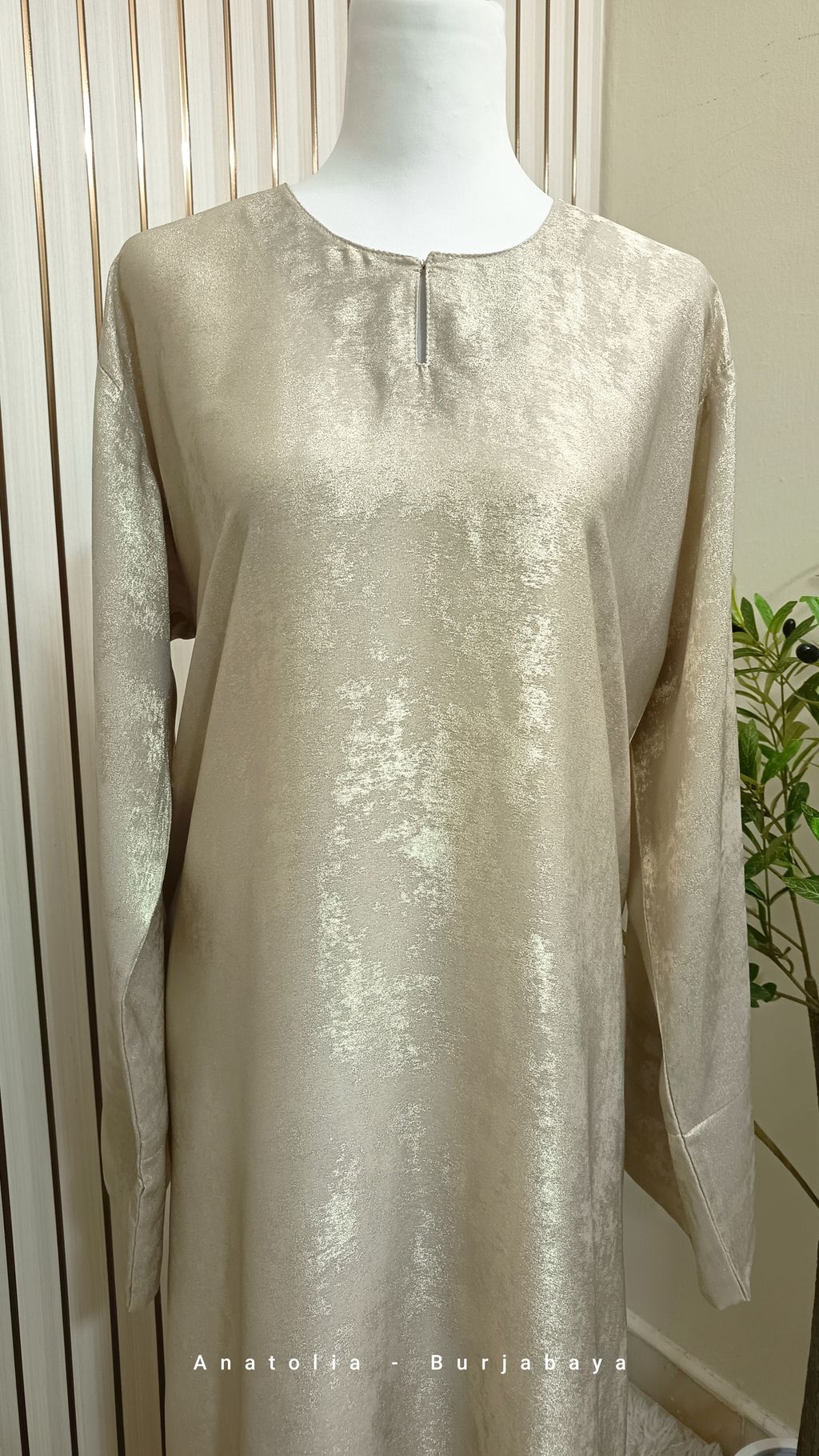 beige abaya dubai
