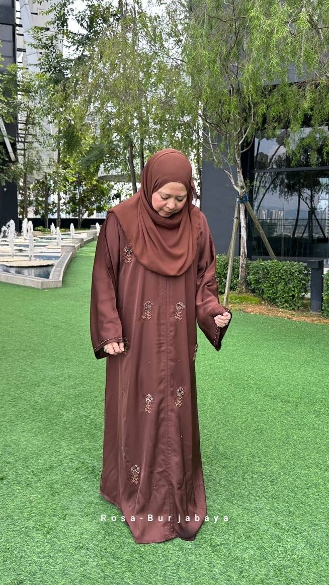 Dubai abaya