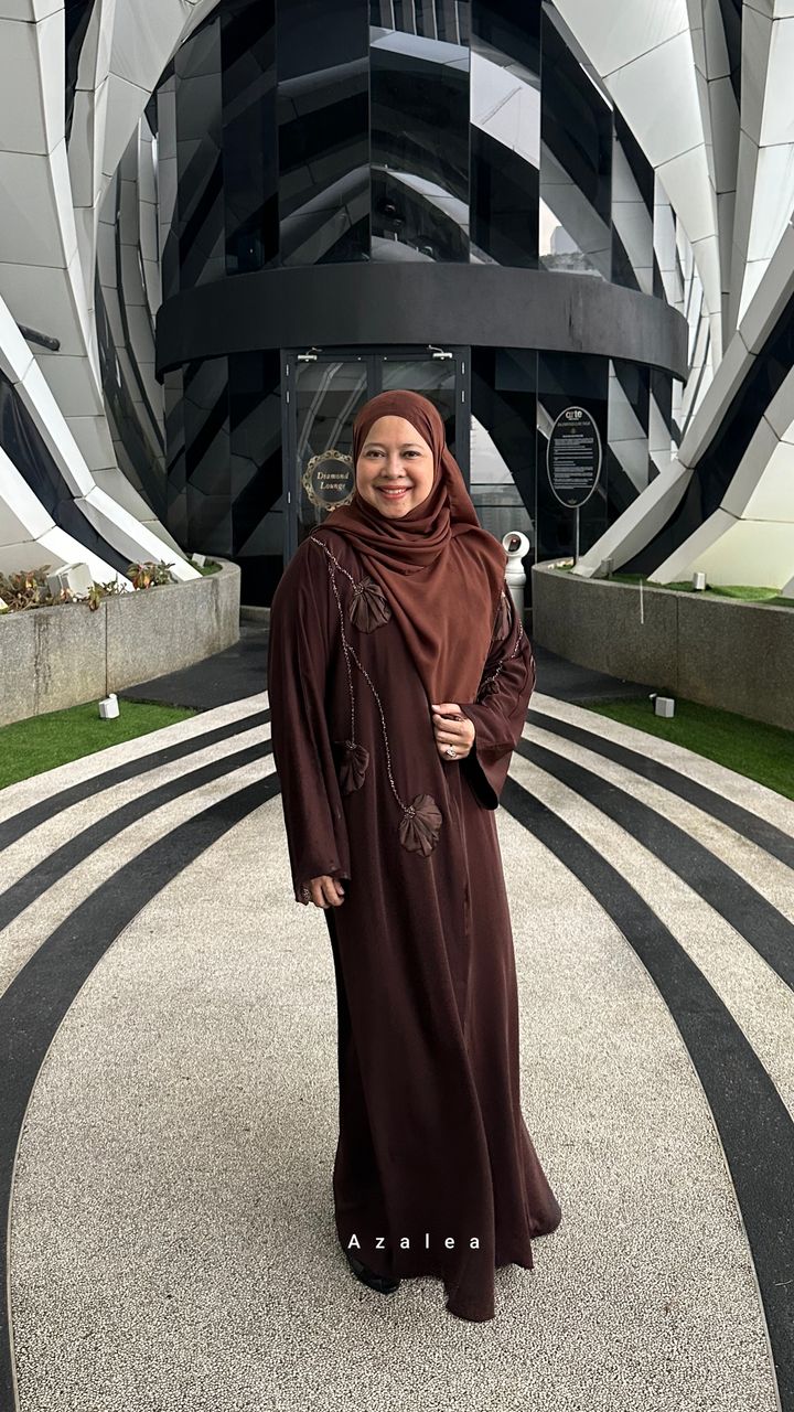 abaya Dubai rich brown