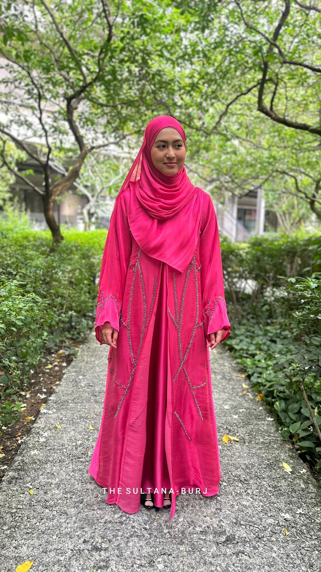 fushia pink abaya dubai