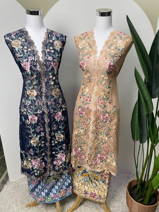 Top Kebaya Sulam Lace Labuh | Maryam Hannah