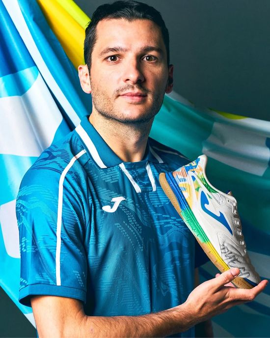 Designed to compete at the highest level.  | Futsal Chuteiras