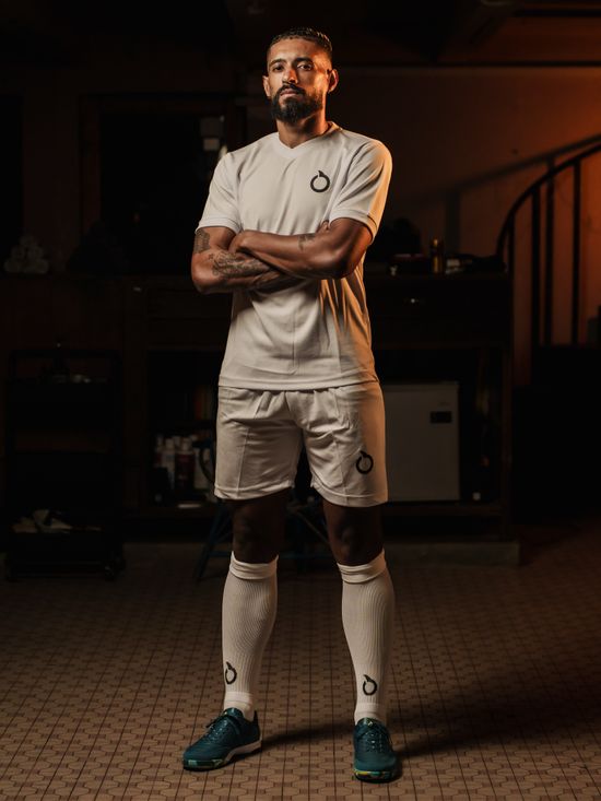 Lightweight. Responsive. Built to dominate. | Futsal Chuteiras