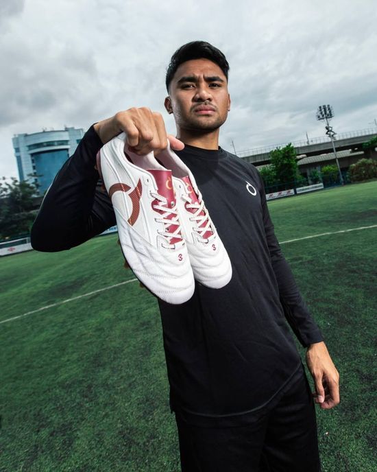 One Strike. One Target | efsworldwide