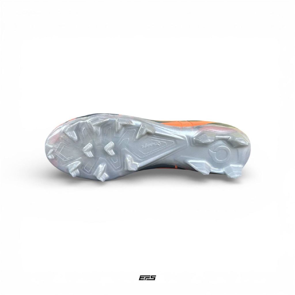 photo_6260123501071109693_y