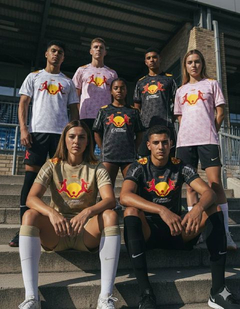 photo_6095824745547894405_y