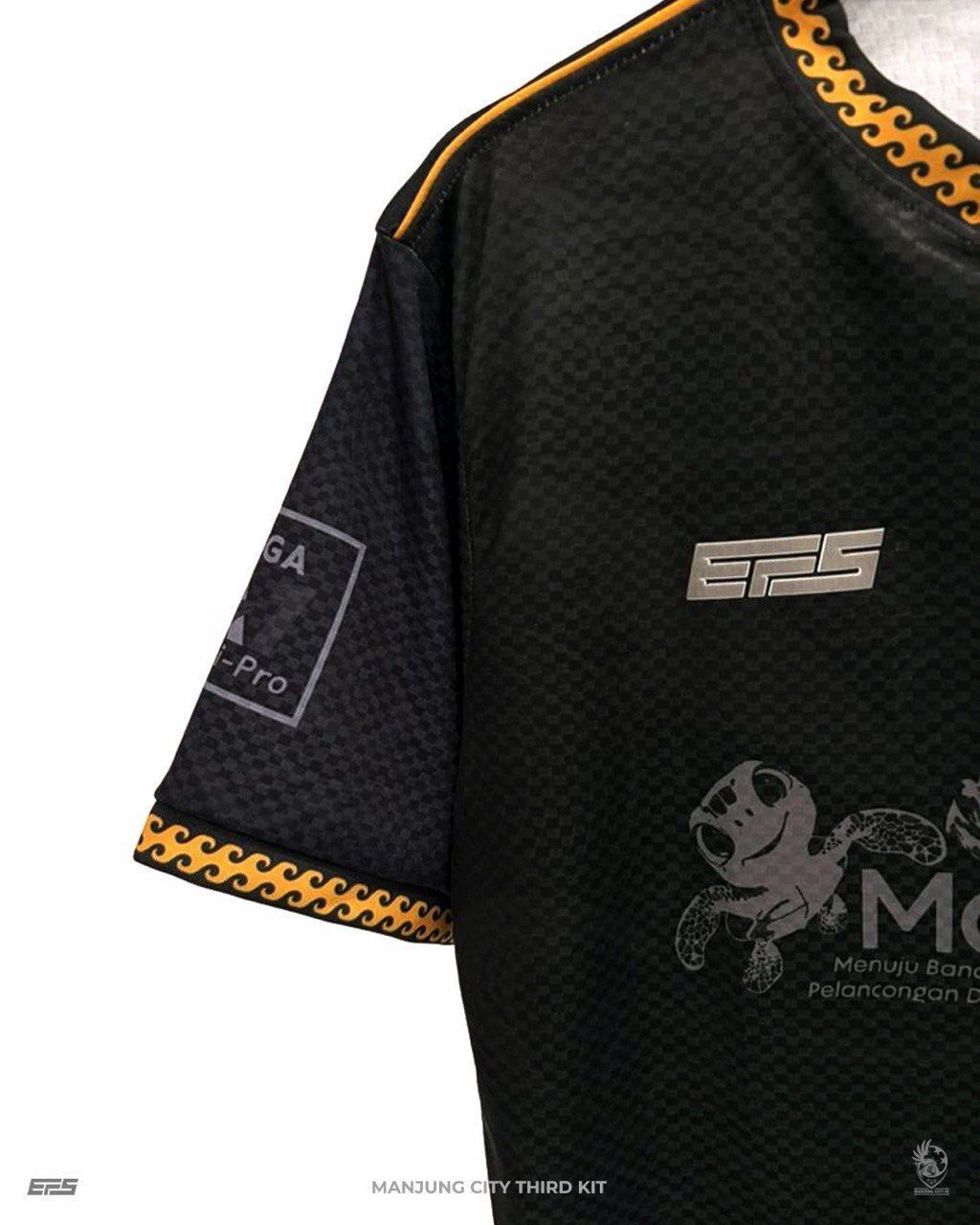 photo_6095824745547894545_y