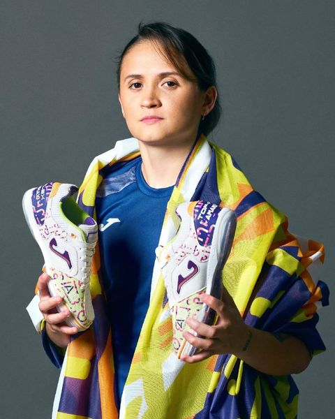 photo_6136324813975391768_y