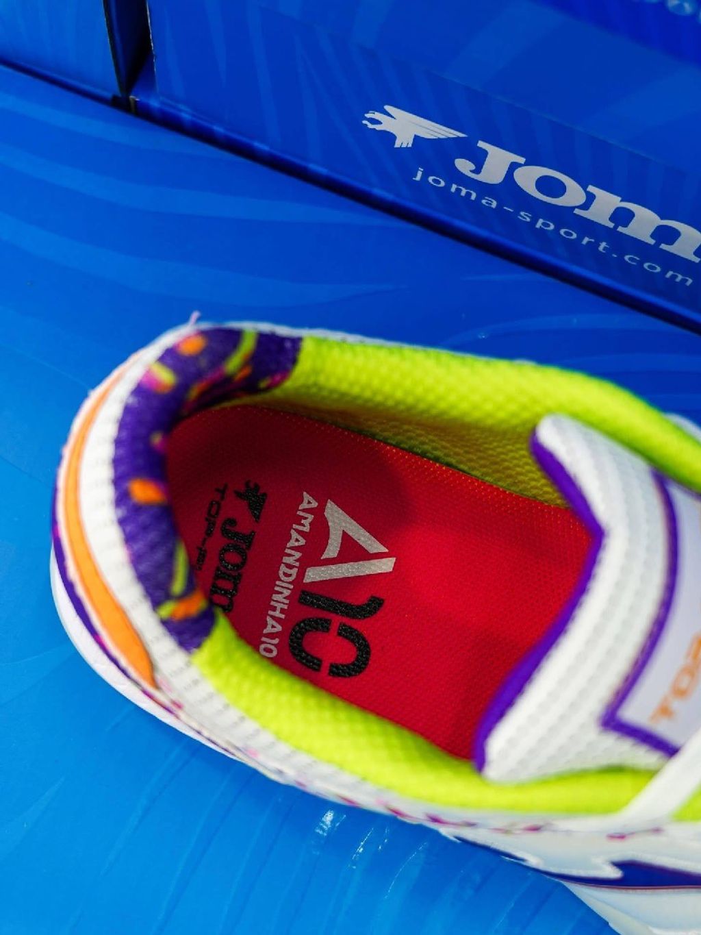 photo_6136324813975391806_y