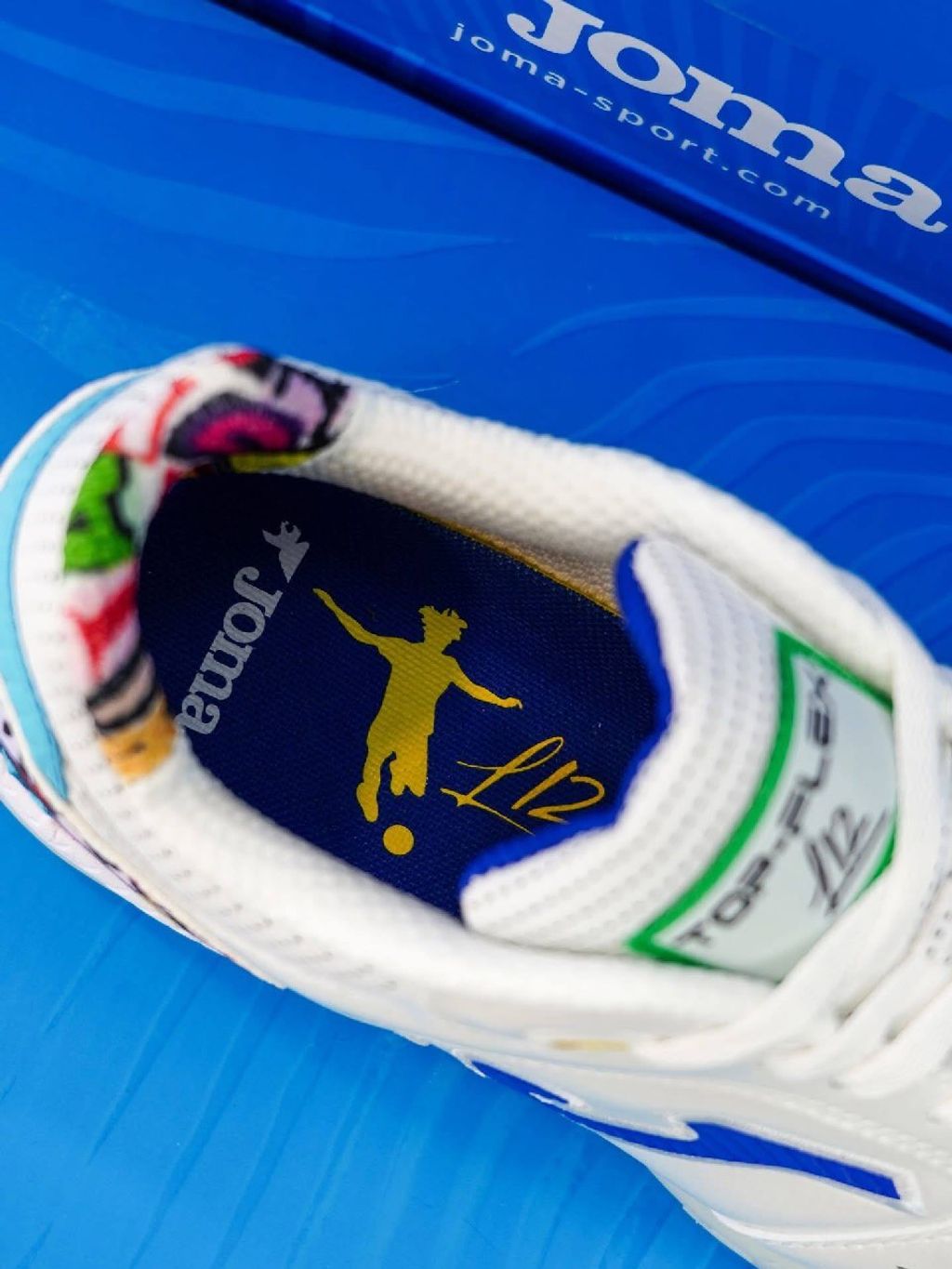 photo_6136324813975391805_y