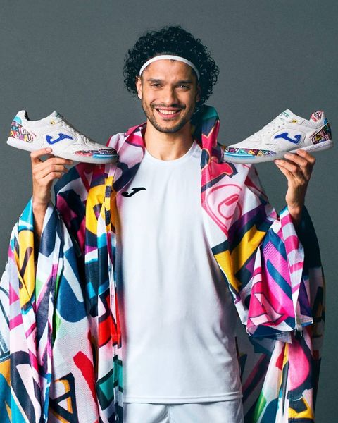 photo_6136324813975391765_y